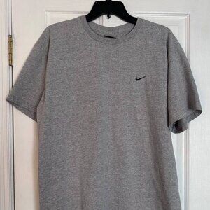 Nike T-Shirt Men’s Size L Large Washed Gray Logo Embroidered Casual Y2K style